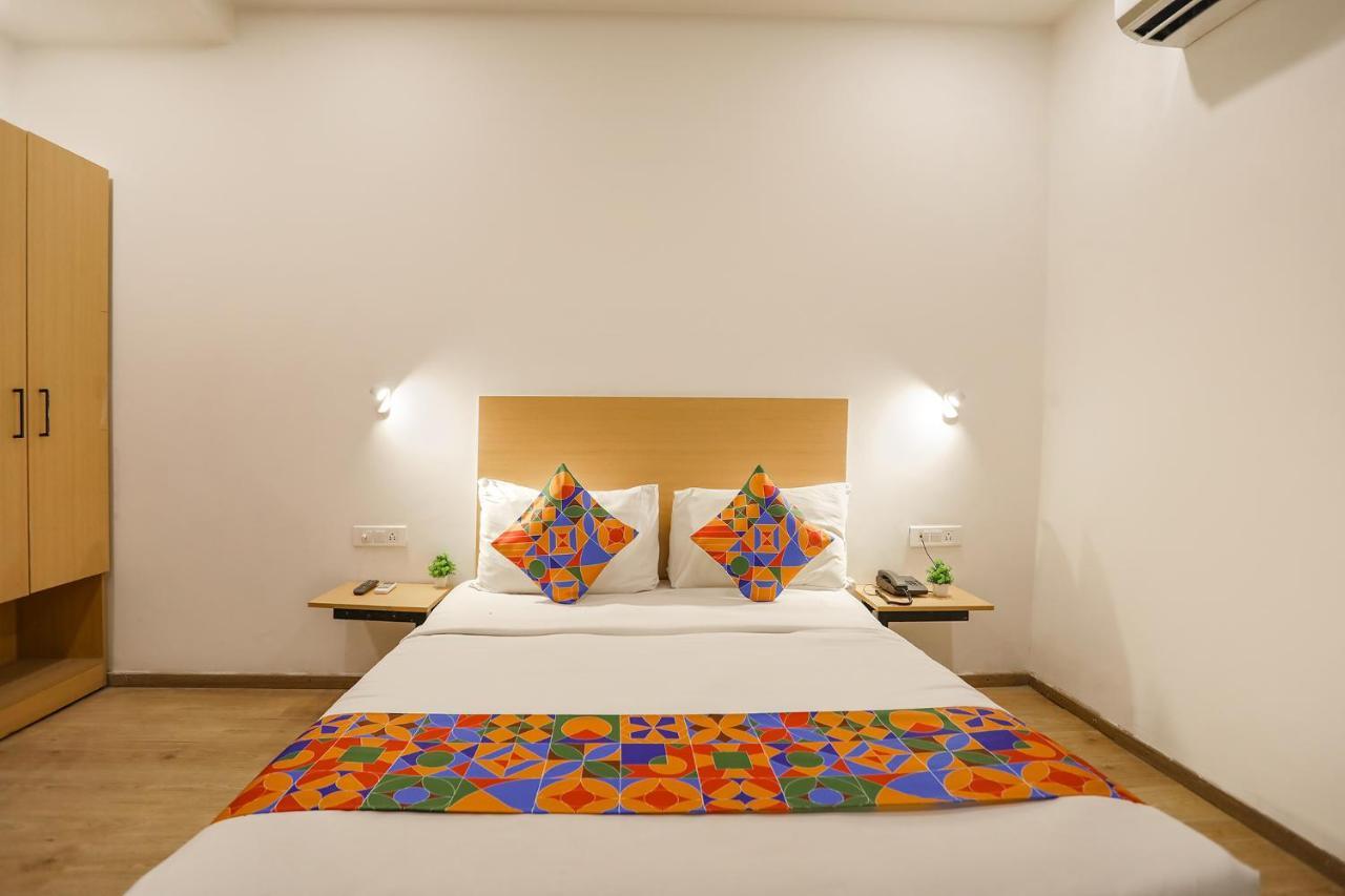 Fabhotel Golden World Газиабад Экстерьер фото