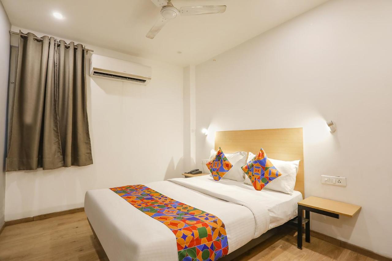 Fabhotel Golden World Газиабад Экстерьер фото